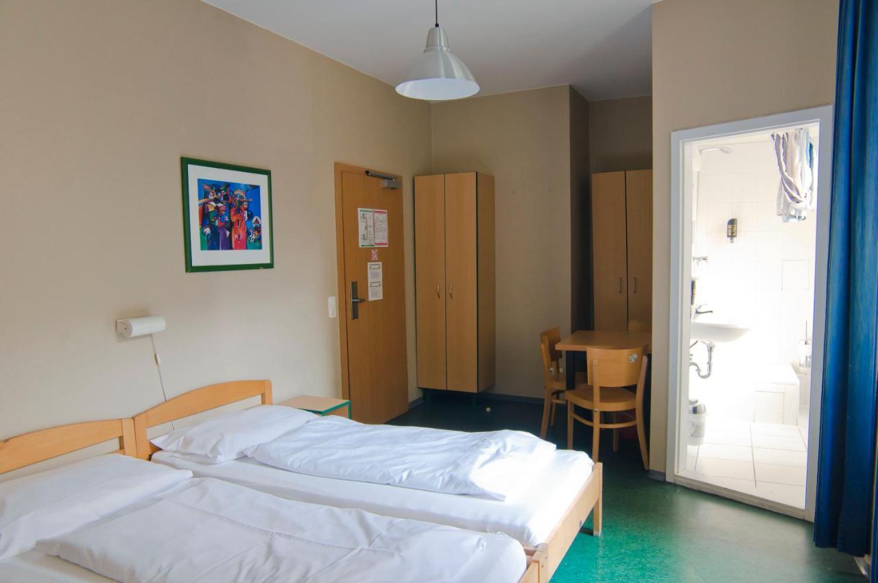 Happy Hotel Берлин Экстерьер фото