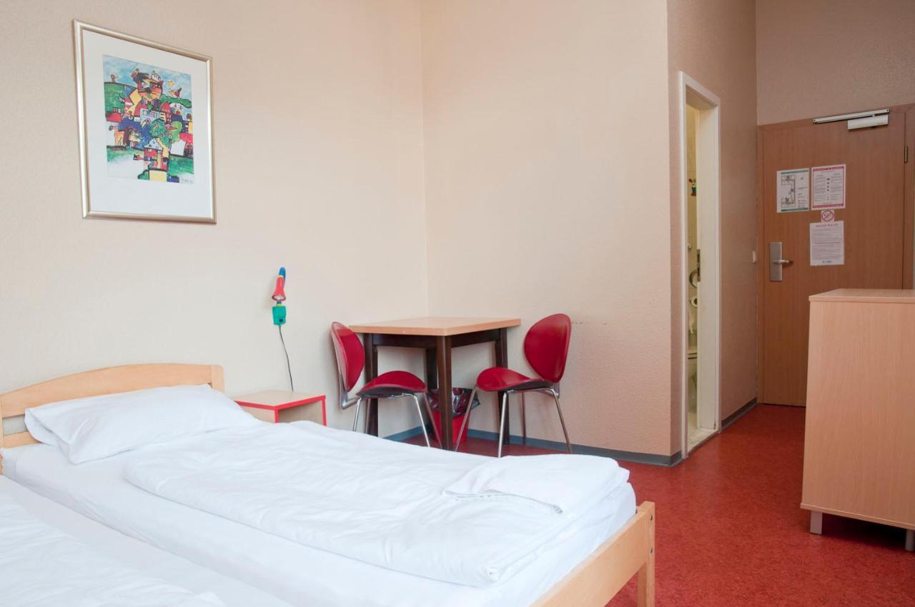 Happy Hotel Берлин Экстерьер фото