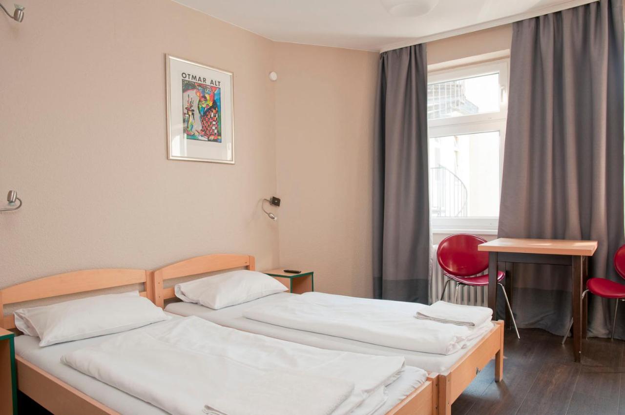 Happy Hotel Берлин Экстерьер фото