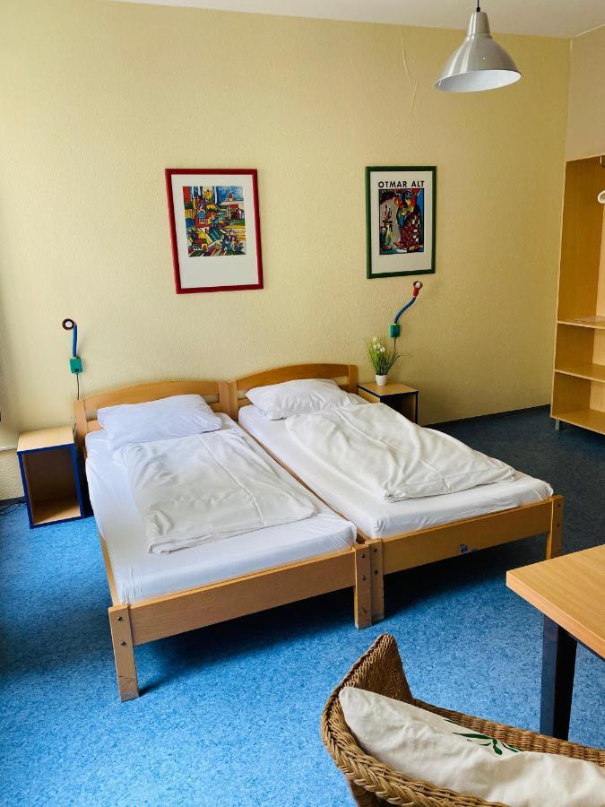 Happy Hotel Берлин Экстерьер фото