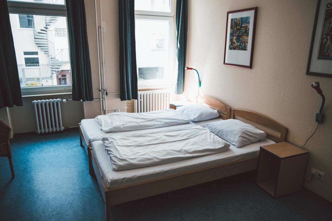 Happy Hotel Берлин Экстерьер фото