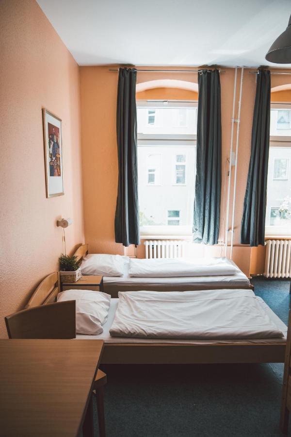 Happy Hotel Берлин Экстерьер фото