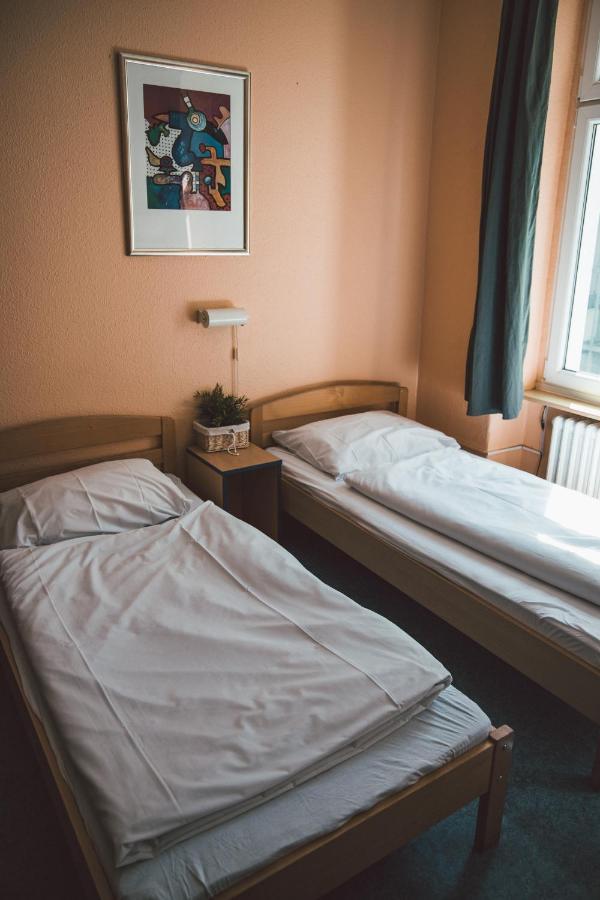 Happy Hotel Берлин Экстерьер фото